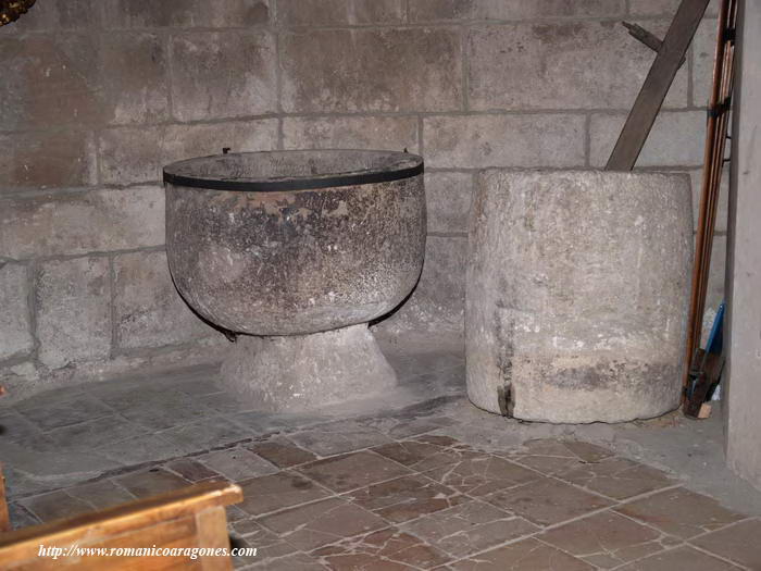 PILA BAUTISMAL Y DEPÓSITO DE DIEZMOS